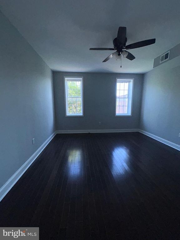 Image 13 of property listing at 3124 E BALTIMORE ST, Baltimore, MD 21224