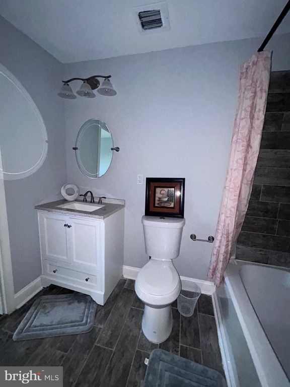 Image 16 of property listing at 3124 E BALTIMORE ST, Baltimore, MD 21224