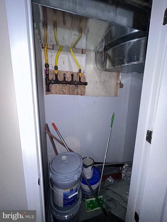 Image 31 of property listing at 3124 E BALTIMORE ST, Baltimore, MD 21224
