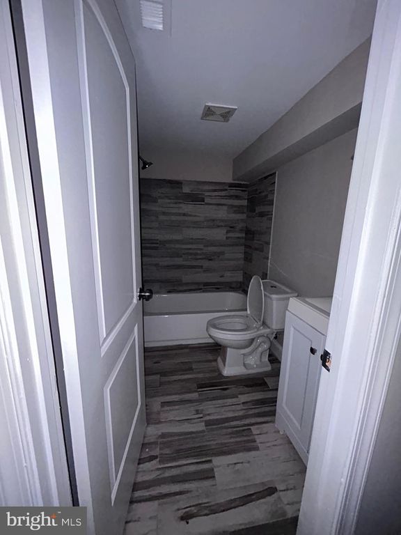 Image 33 of property listing at 3124 E BALTIMORE ST, Baltimore, MD 21224