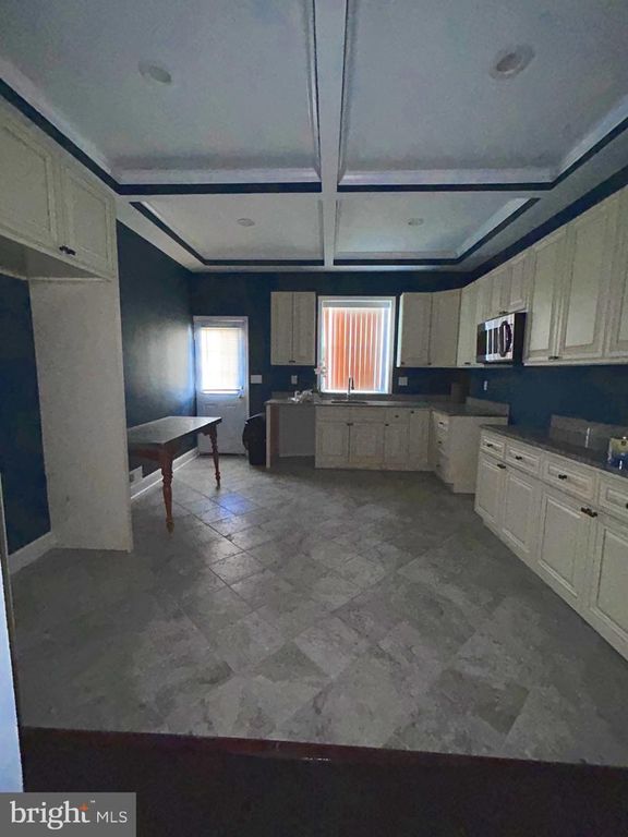Image 6 of property listing at 3124 E BALTIMORE ST, Baltimore, MD 21224