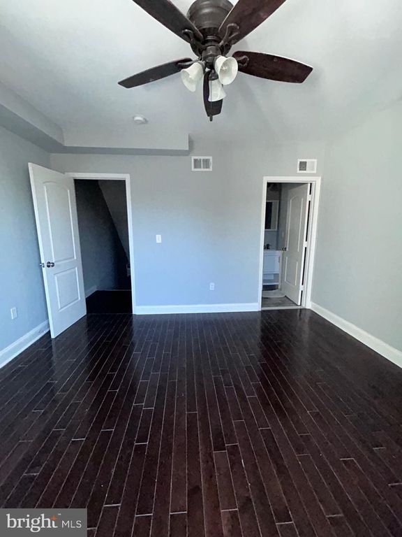 Image 8 of property listing at 3124 E BALTIMORE ST, Baltimore, MD 21224