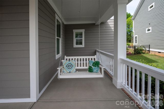 328 Melbourne Court, Charlotte, NC 28209