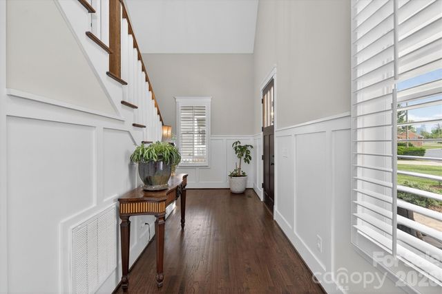 328 Melbourne Court, Charlotte, NC 28209