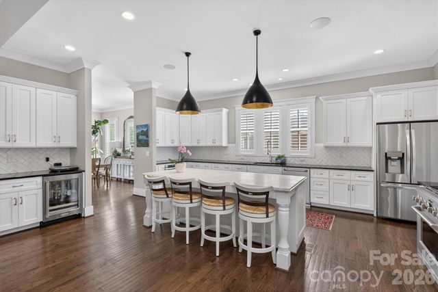 328 Melbourne Court, Charlotte, NC 28209