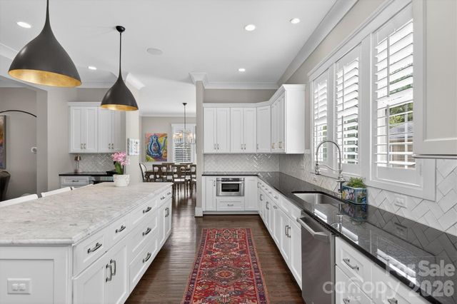 328 Melbourne Court, Charlotte, NC 28209