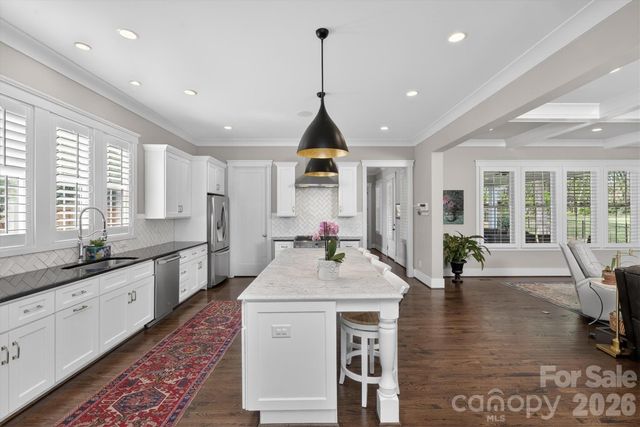 328 Melbourne Court, Charlotte, NC 28209