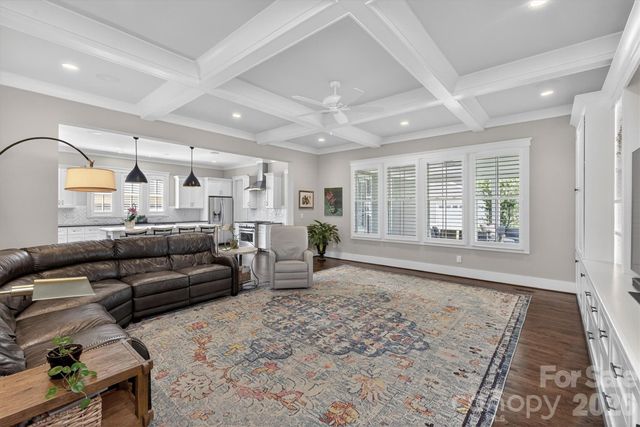 328 Melbourne Court, Charlotte, NC 28209