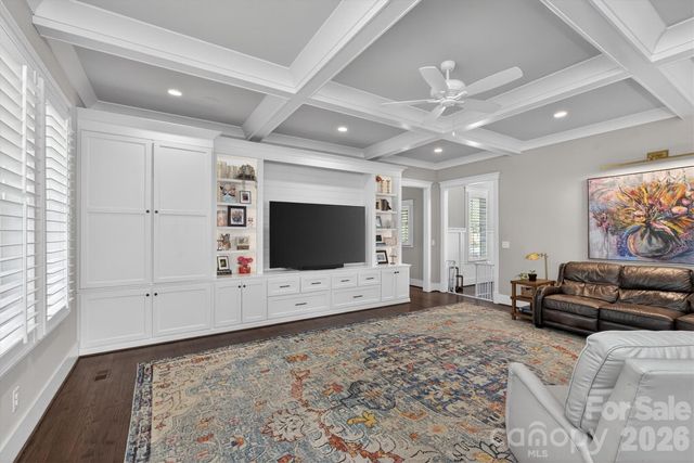 328 Melbourne Court, Charlotte, NC 28209