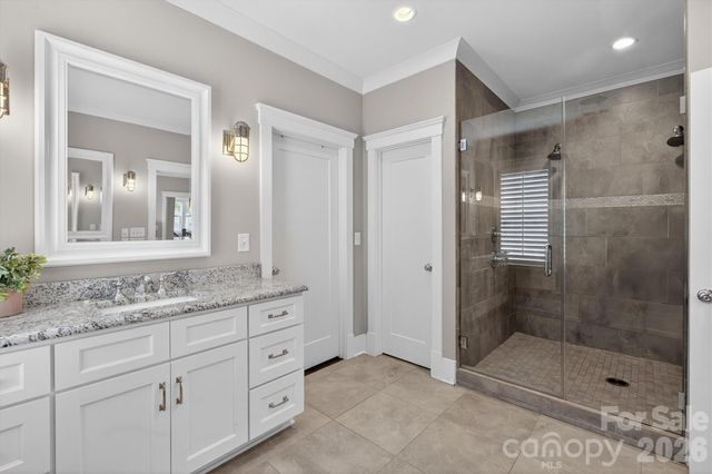 328 Melbourne Court, Charlotte, NC 28209