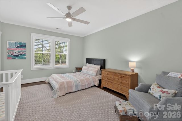 328 Melbourne Court, Charlotte, NC 28209