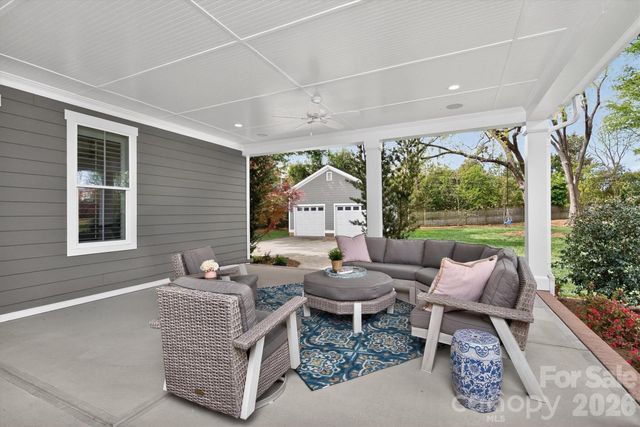 328 Melbourne Court, Charlotte, NC 28209