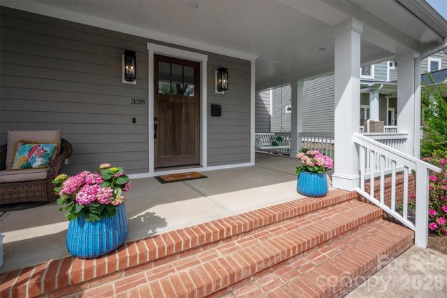 328 Melbourne Court, Charlotte, NC 28209