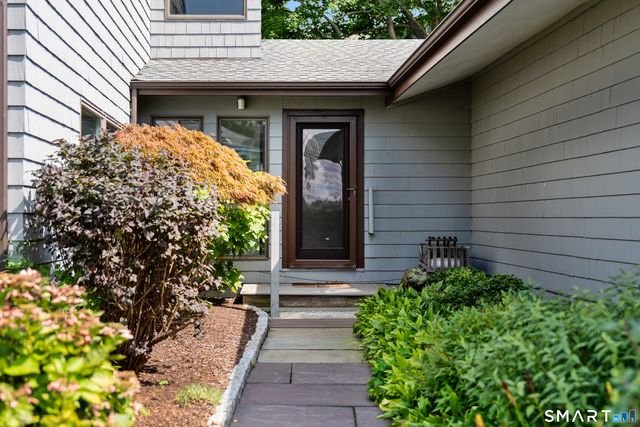 17 Cockenoe Drive, Westport, CT 06880