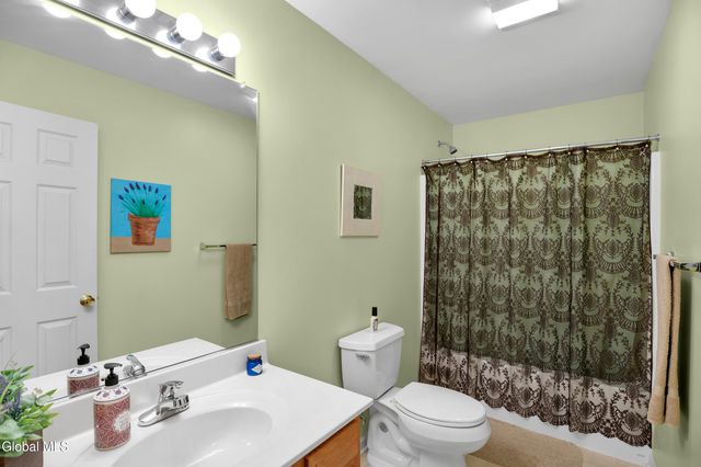 20 Treasures Place, Queensbury, NY 12804