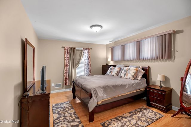 20 Treasures Place, Queensbury, NY 12804