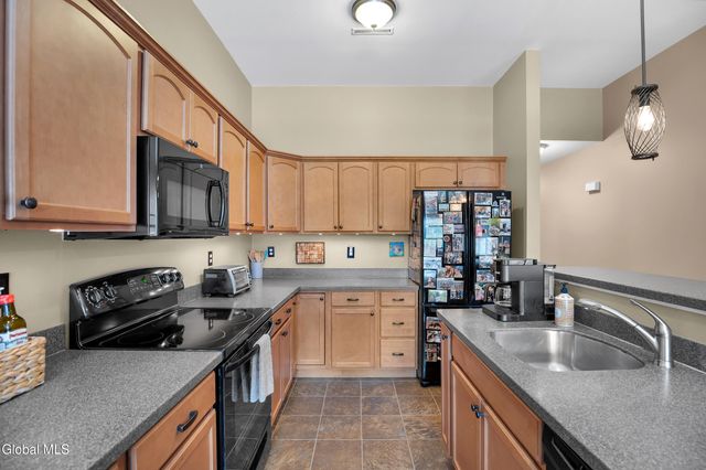 20 Treasures Place, Queensbury, NY 12804