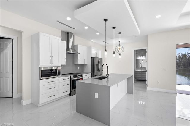 2100 NW 21st ST, Cape Coral, FL 33993