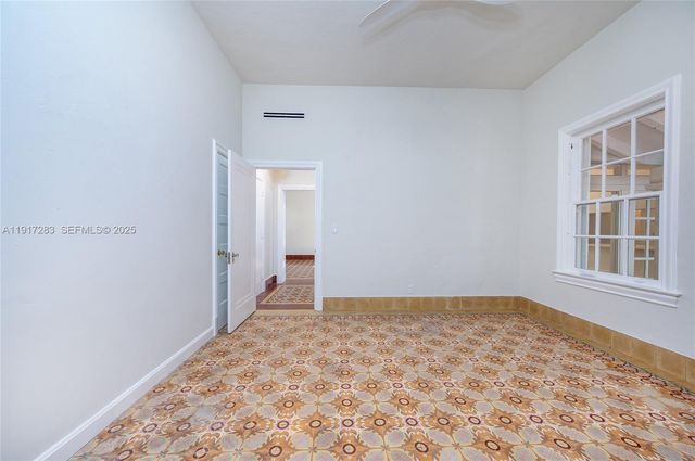 3240 Morris Ln, Miami, FL 33133