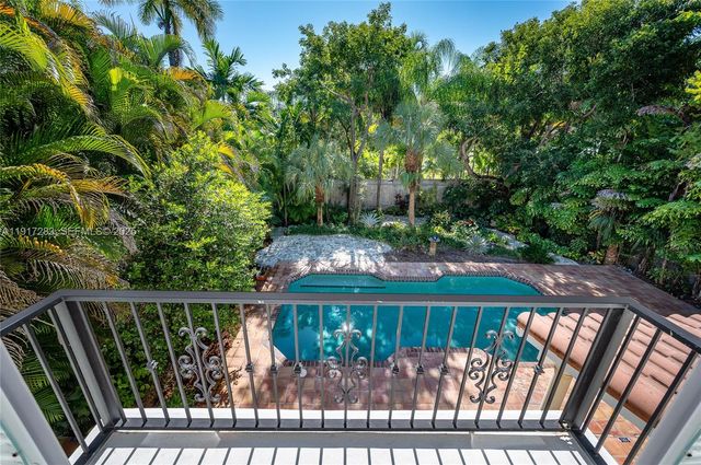 3240 Morris Ln, Miami, FL 33133