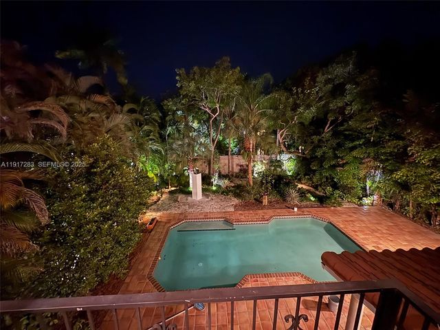 3240 Morris Ln, Miami, FL 33133