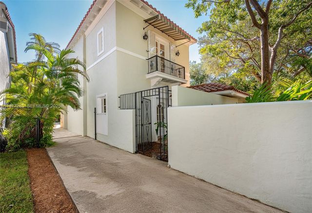 3240 Morris Ln, Miami, FL 33133