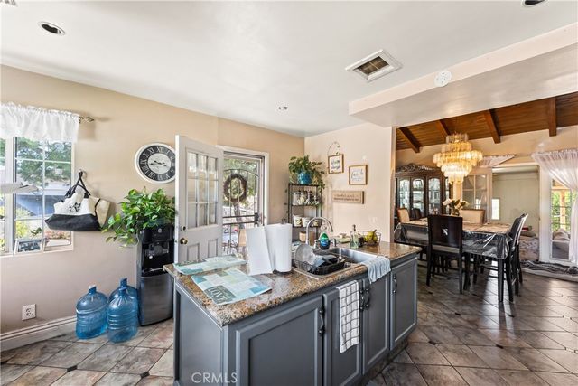 822 Corona, Corona, CA 92879