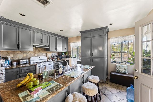 822 Corona, Corona, CA 92879