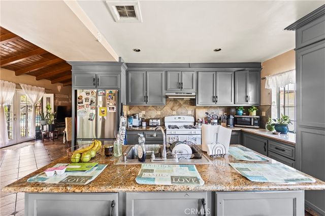 822 Corona, Corona, CA 92879