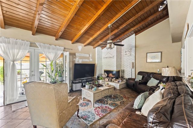 822 Corona, Corona, CA 92879