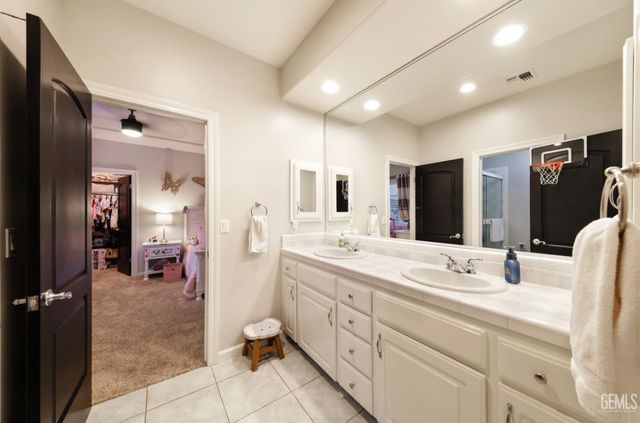 11504 Buffington Street, Bakersfield, CA 93312