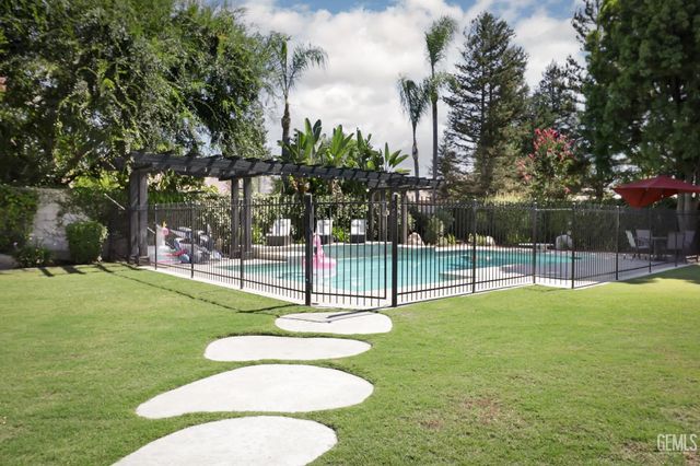 11504 Buffington Street, Bakersfield, CA 93312