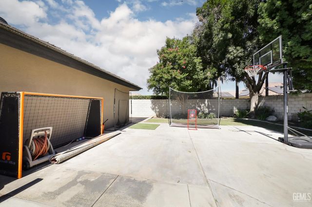 11504 Buffington Street, Bakersfield, CA 93312