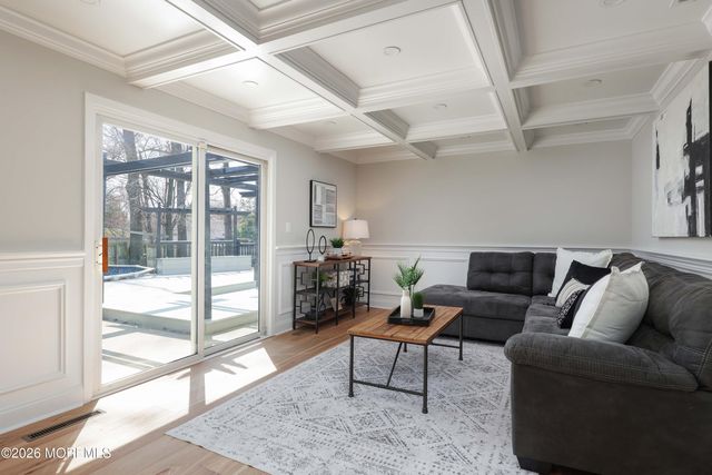 35 Bayberry Lane, Middletown, NJ 07748