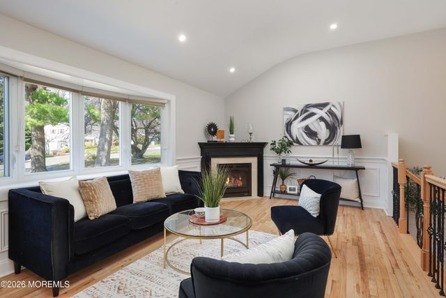 35 Bayberry Lane, Middletown, NJ 07748