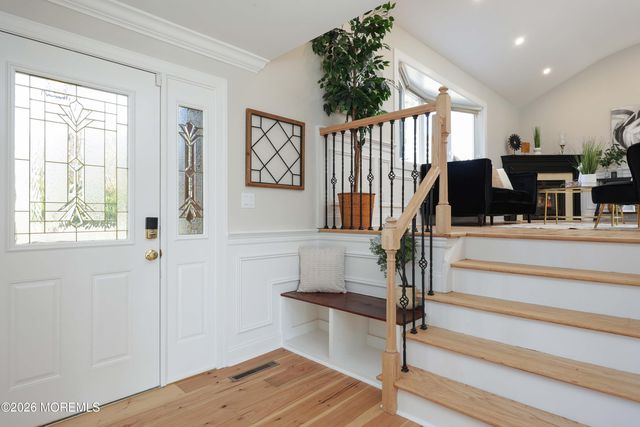 35 Bayberry Lane, Middletown, NJ 07748