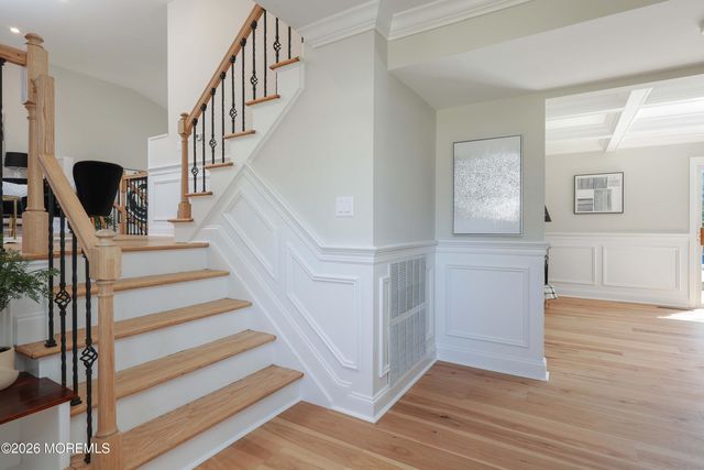 35 Bayberry Lane, Middletown, NJ 07748