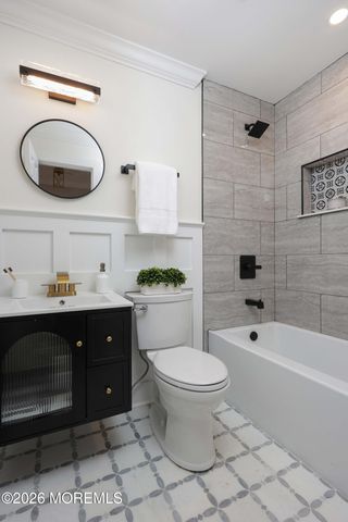 35 Bayberry Lane, Middletown, NJ 07748