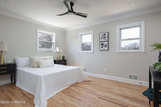 35 Bayberry Lane, Middletown, NJ 07748