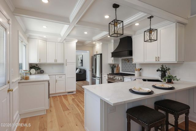 35 Bayberry Lane, Middletown, NJ 07748