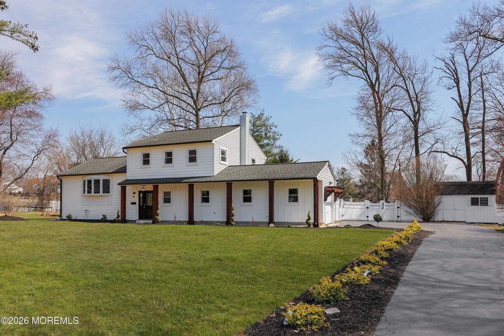 35 Bayberry Lane, Middletown, NJ 07748