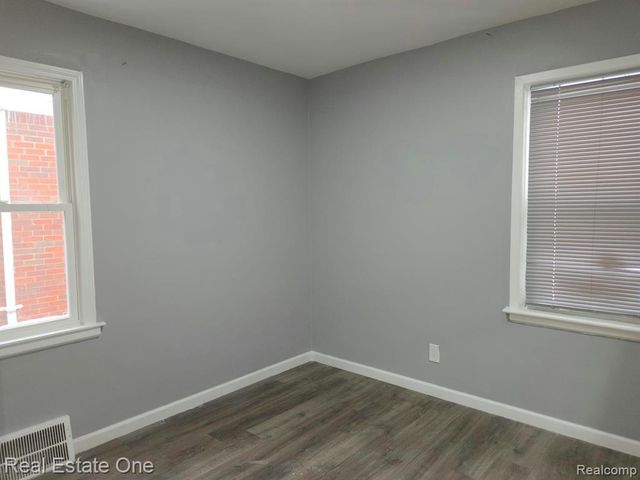 8254 Sussex Street, Detroit, MI 48228