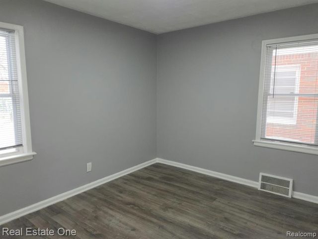 8254 Sussex Street, Detroit, MI 48228