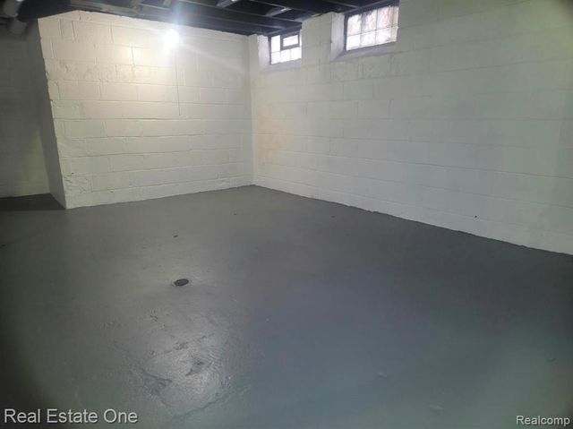 8254 Sussex Street, Detroit, MI 48228