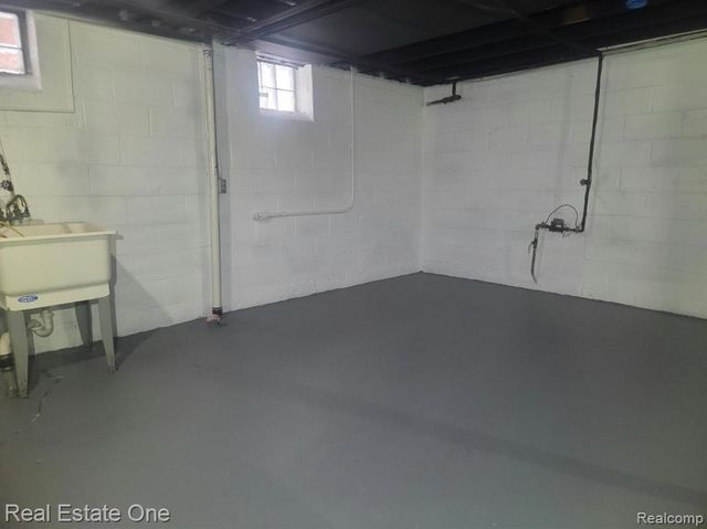 8254 Sussex Street, Detroit, MI 48228
