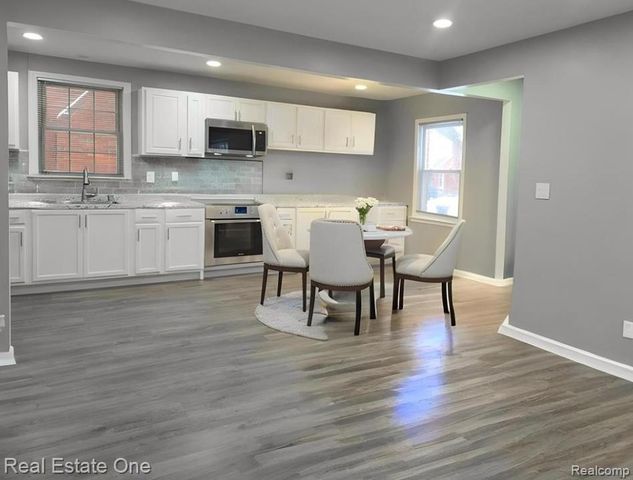 8254 Sussex Street, Detroit, MI 48228