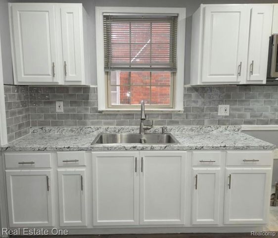 8254 Sussex Street, Detroit, MI 48228