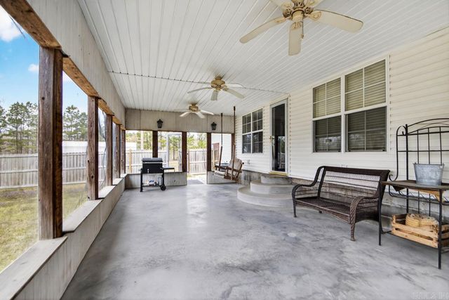 22211 N Kaufman Road, Hensley, AR 72065