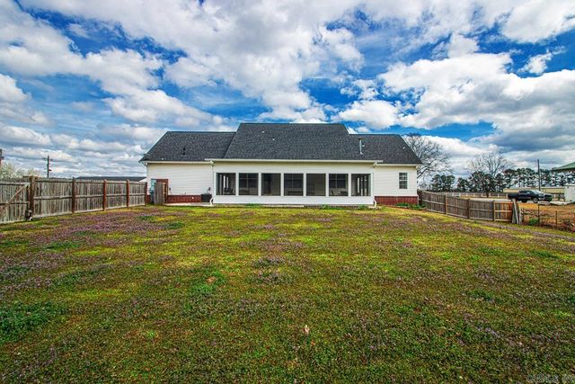 22211 N Kaufman Road, Hensley, AR 72065