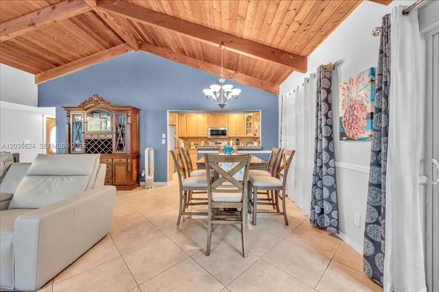 2155 Nova Village Dr, Davie, FL 33317